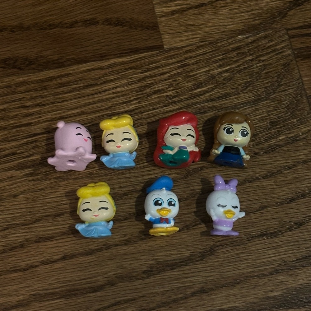 Squishy Doorables figurines